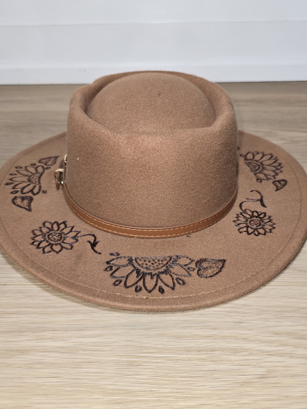 Women's Camel Felt Fedora Hat Sunflowers Wood Burned Style Boho Pork Pie 57cm